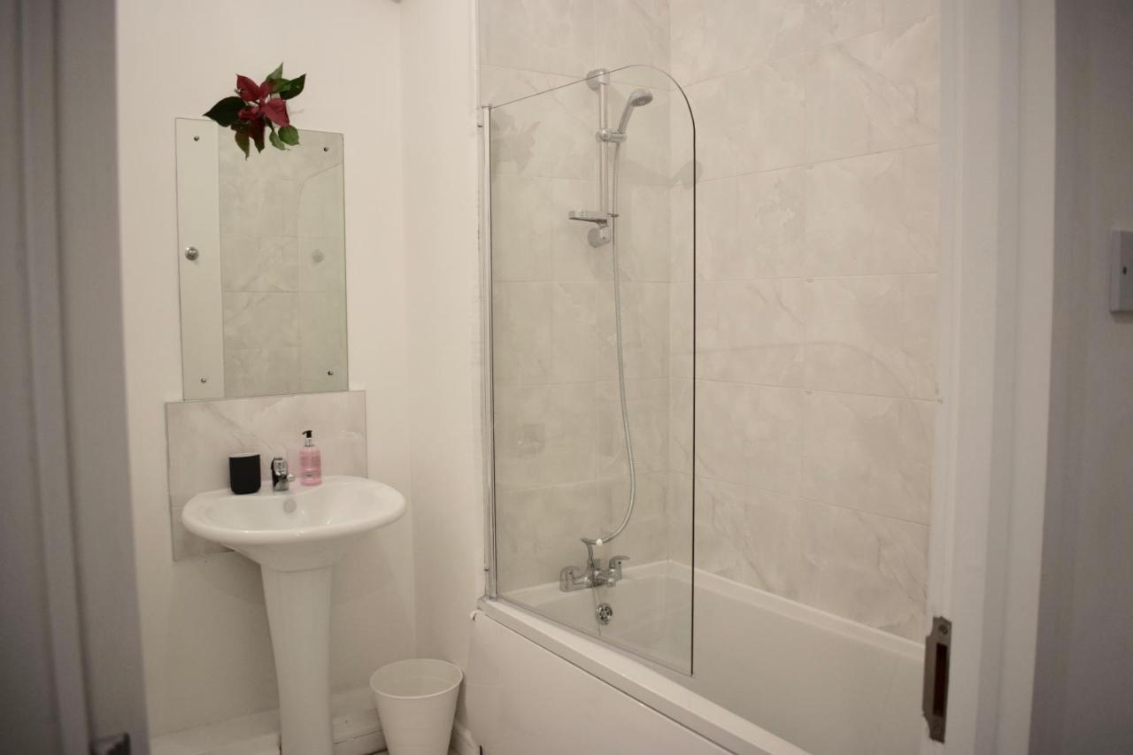 Modern 2 Bedroom Ifsc In Spencer Dock